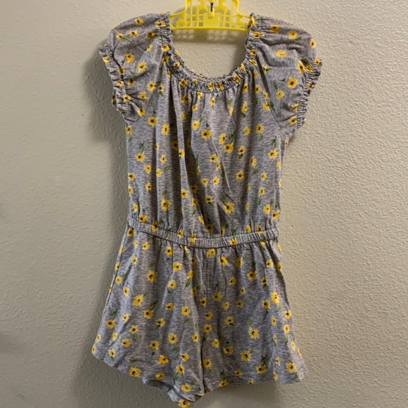 Old Navy Sunflower Romper Girl’s Size 6-7 Cotton Yellow Gray Grey Spring - Picture 2 of 6